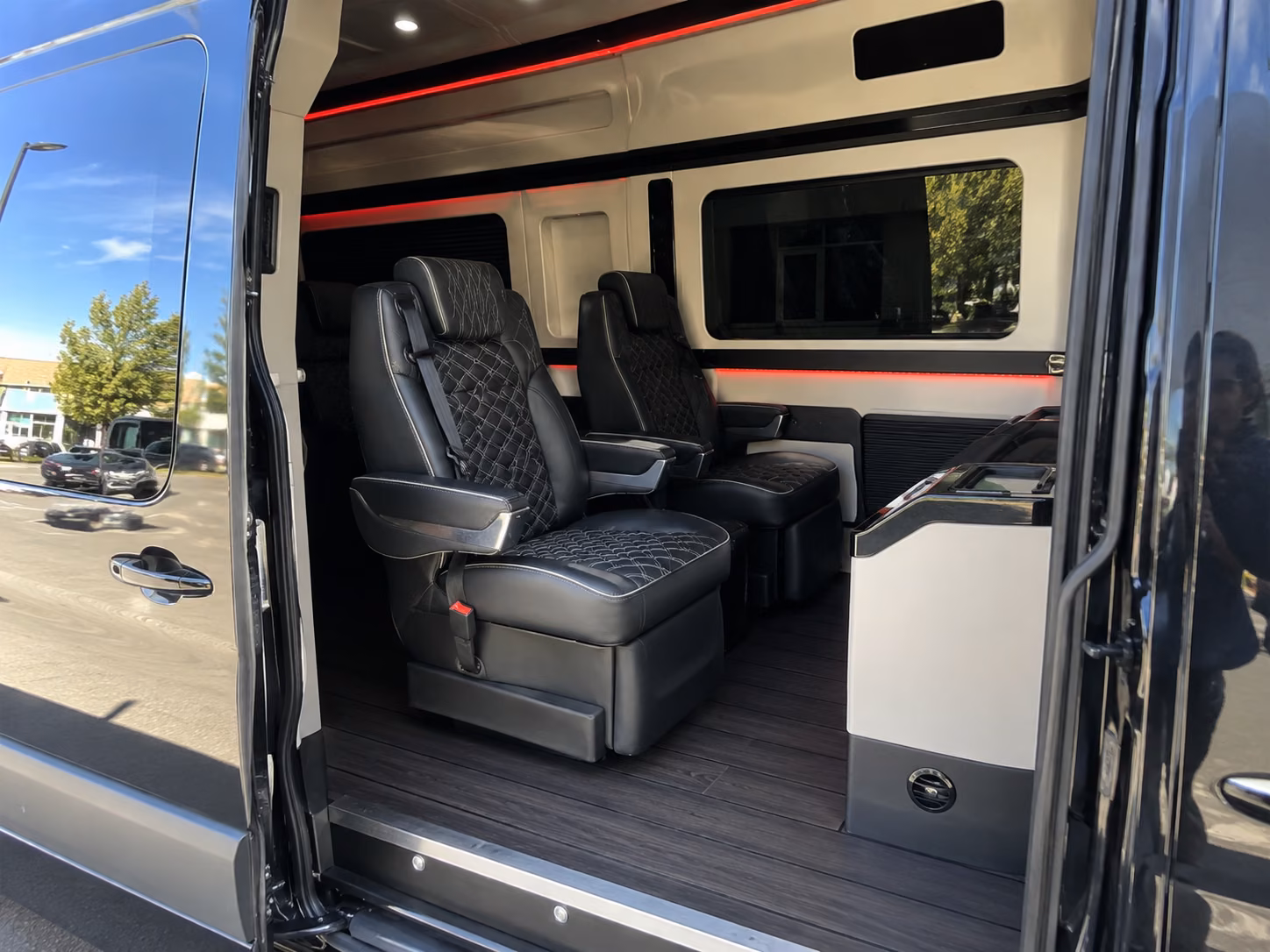 book group transportation for your next airport transfer 2