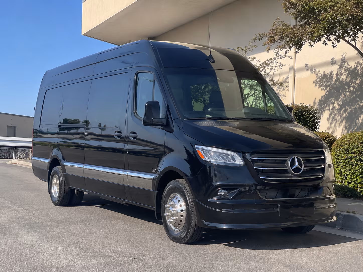 bus rental options for pomona trips