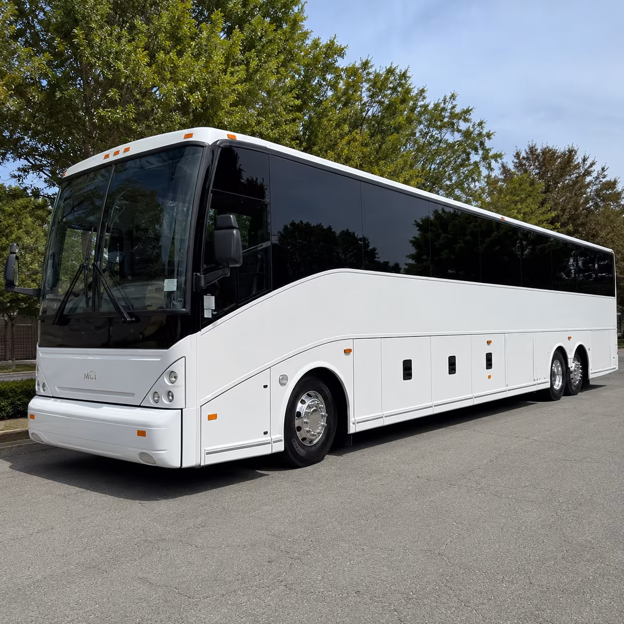 charter buses for ontario airport arrivals heading to pomona conventions