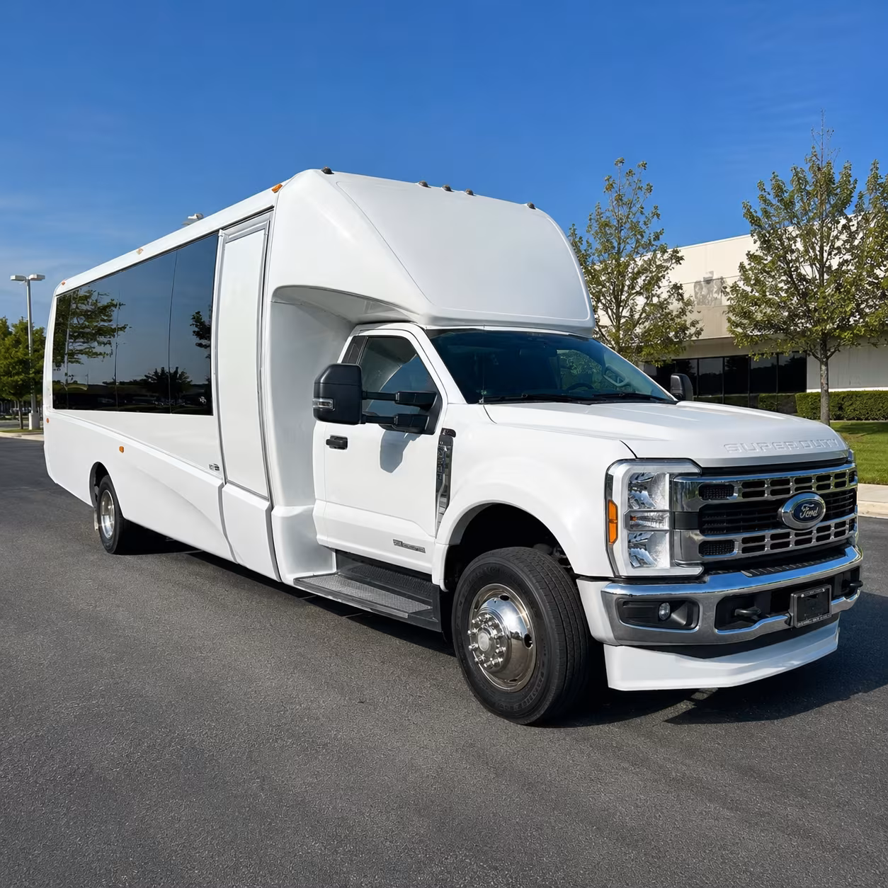minibuses for pomona area enrichment and specialty field trips