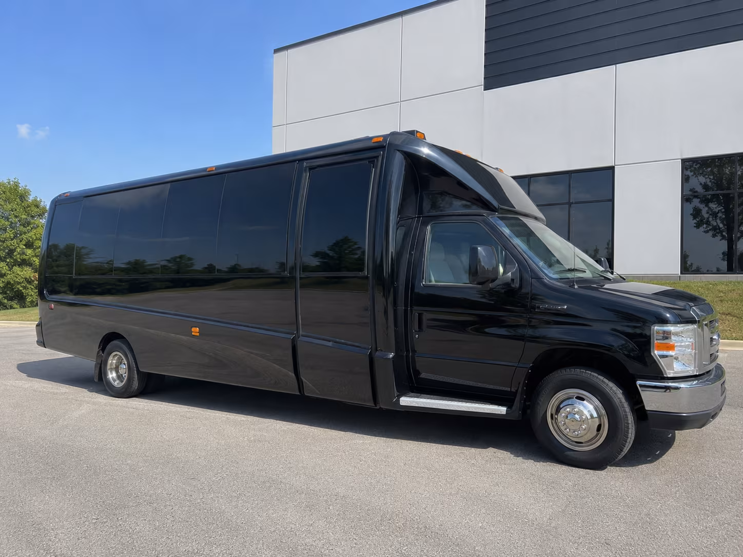 party buses and charter buses to dodger stadium from pomona