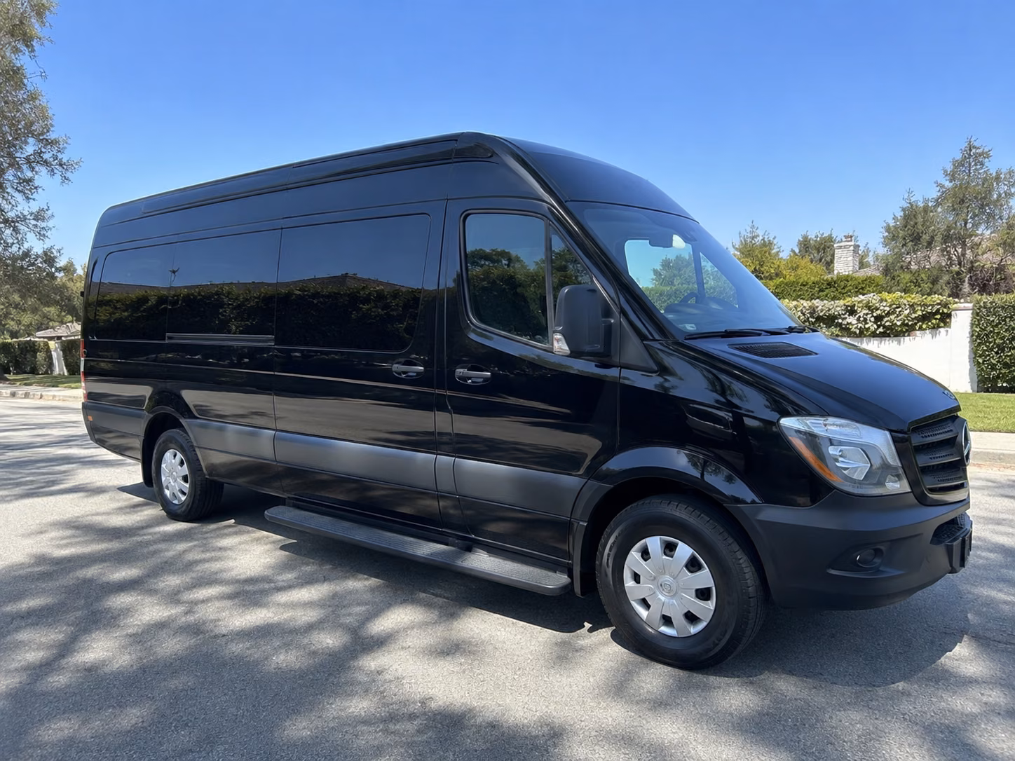 sprinter vans and minibuses for pomona executive transportation